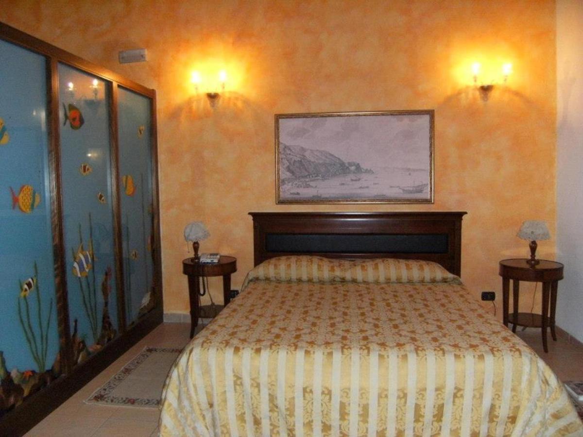 Hotel U' Bais Scilla Zimmer foto